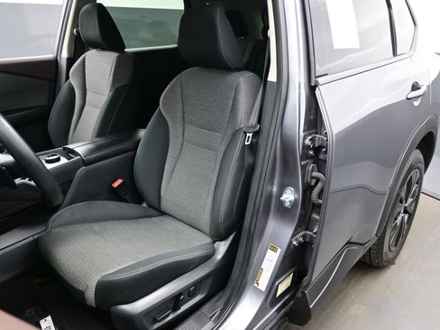 Used 2021 Nissan Rogue SV image 12