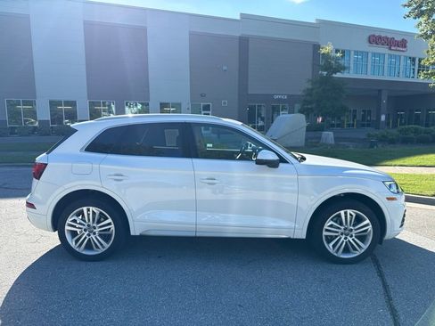 Used 2019 Audi Q5 2.0T Premium Plus w/ Premium Plus Package AWD/4WD image 8