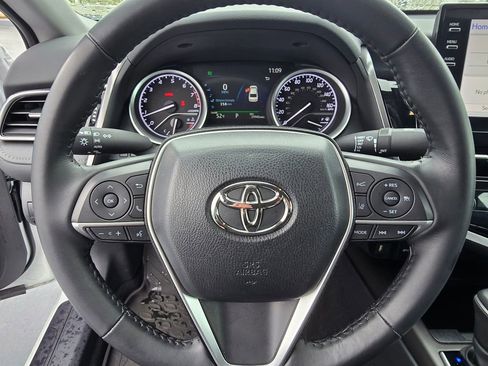 Used 2024 Toyota Camry XLE FWD image 25