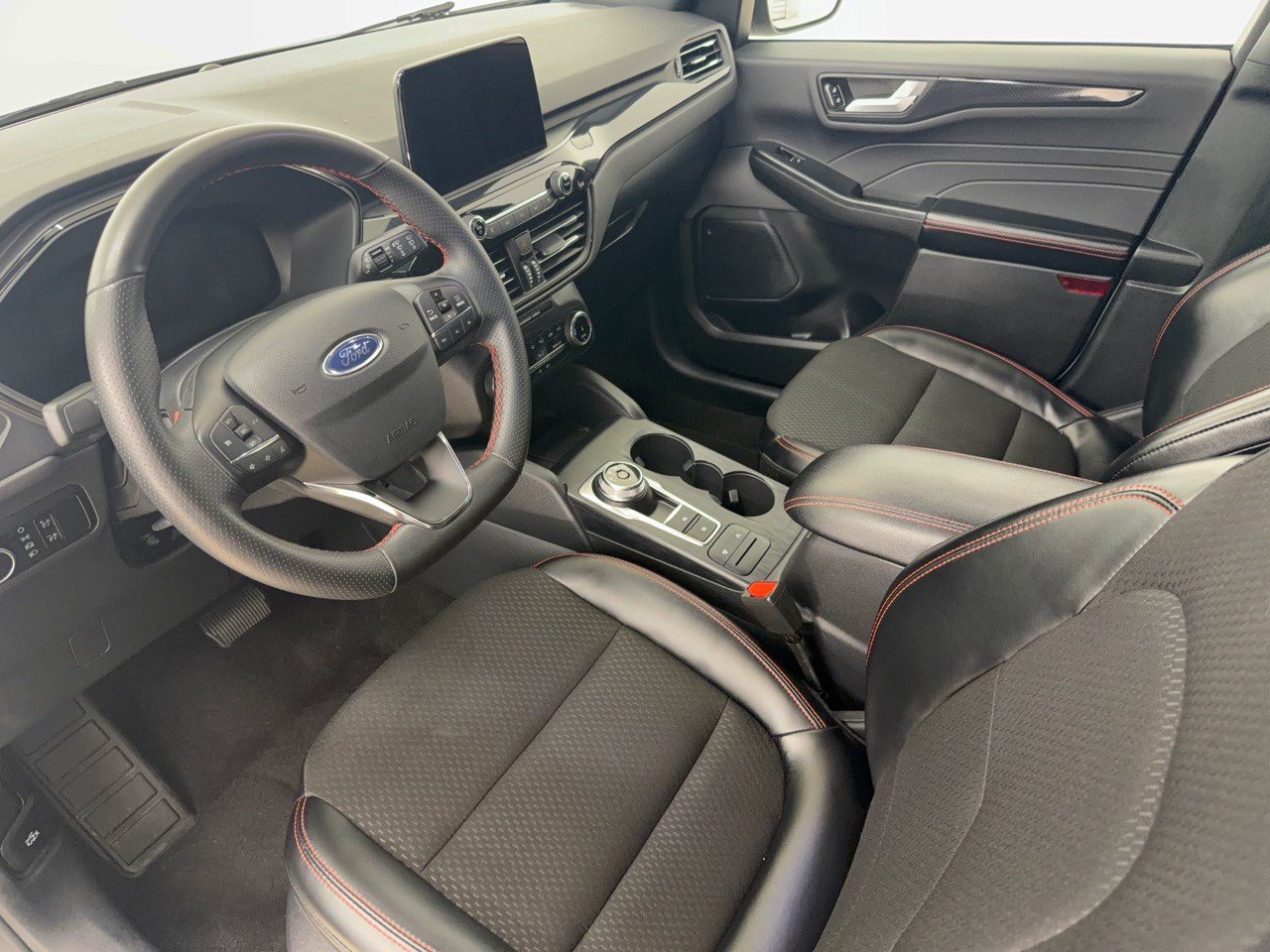 Used 2025 Ford Escape ST-Line FWD image 4