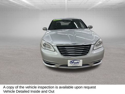 Used 2011 Chrysler 200 Limited image 5