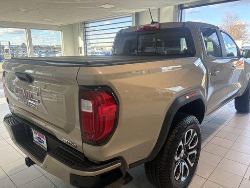 Used 2023 GMC Canyon AT4 w/ AT4 Premium Package image 4