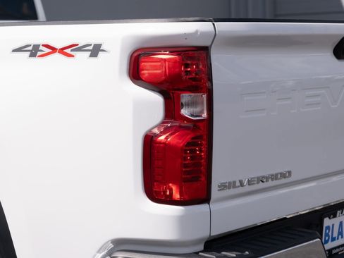 Used 2021 Chevrolet Silverado 2500 LT w/ Snow Plow Prep/Camper Package AWD/4WD image 19