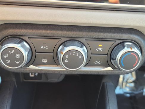 Certified 2021 Nissan Versa SV image 20