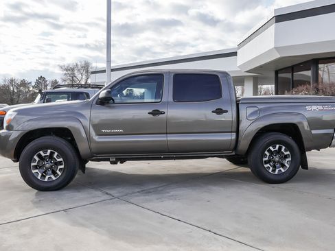 Used 2011 Toyota Tacoma 4x4 Double Cab w/ SR5 Pkg #2 image 5