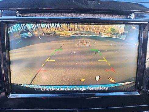 Used 2019 Nissan Rogue SV image 14