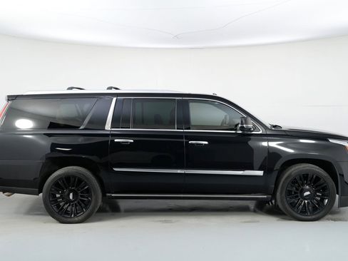 Used 2017 Cadillac Escalade ESV Platinum image 54