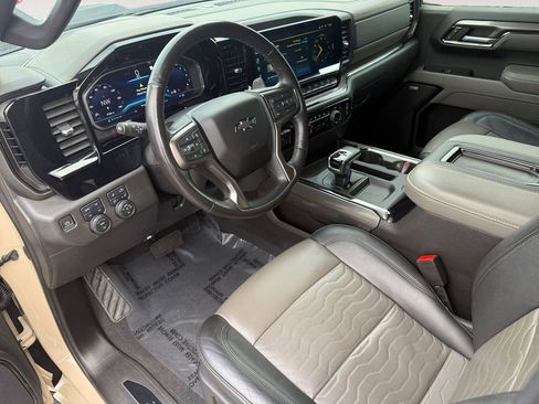 Used 2022 Chevrolet Silverado 1500 ZR2 image 17