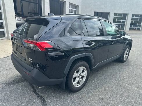 Used 2021 Toyota RAV4 XLE w/ Convenience Package AWD/4WD image 4