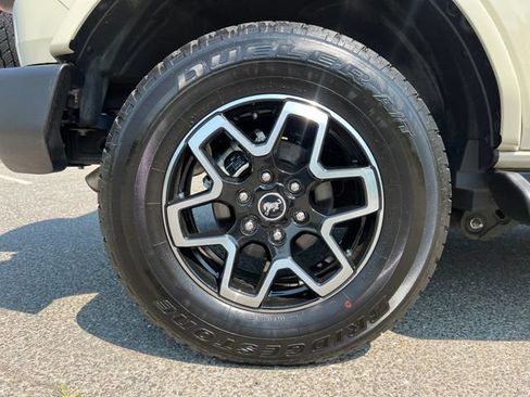 Used 2025 Ford Bronco Outer Banks AWD/4WD image 14