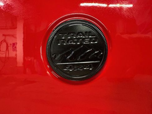 Used 2022 Jeep Gladiator Willys image 26