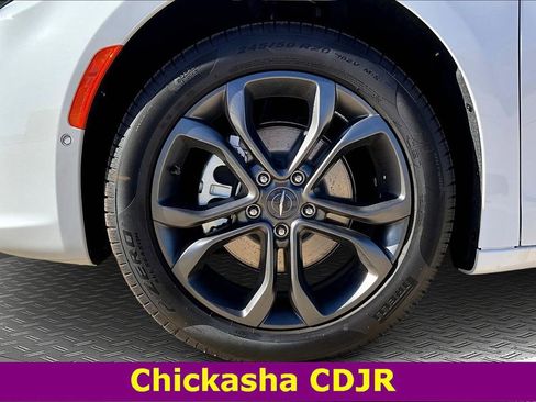 New 2026 Chrysler Pacifica Select image 12