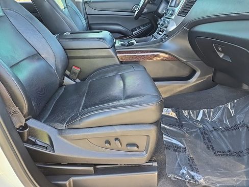 Used 2020 GMC Yukon XL SLT image 40