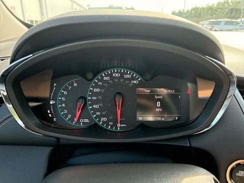 Used 2022 Chevrolet Trax LT w/ Midnight Edition FWD image 12