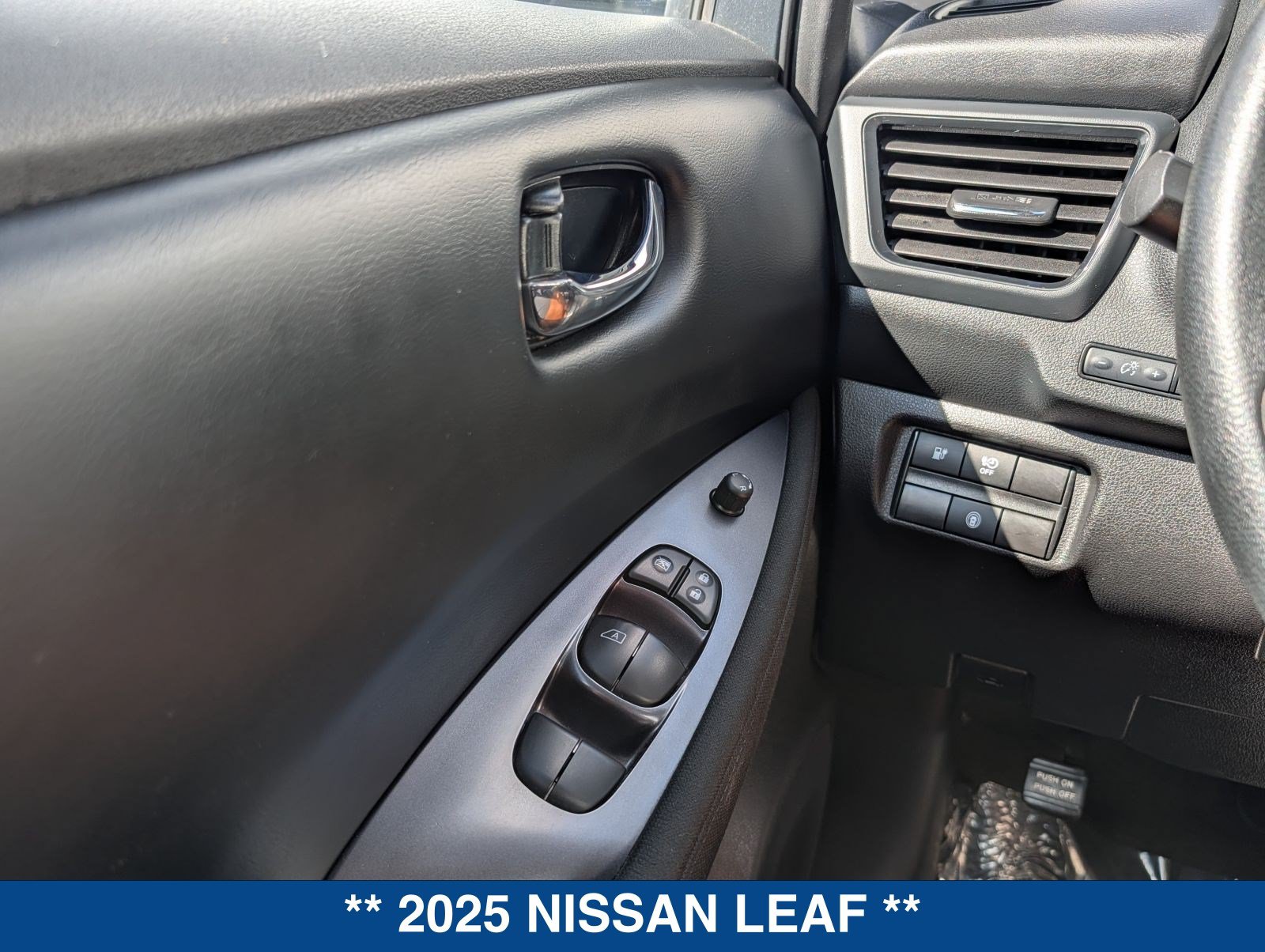 Used 2025 Nissan Leaf S FWD image 24