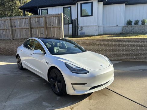 Used 2019 Tesla Model 3 Long Range image 1