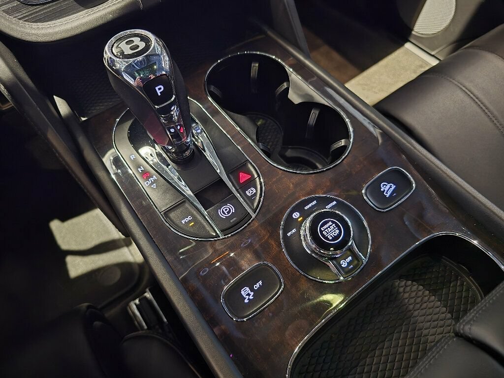 Used 2019 Bentley Bentayga AWD/4WD image 12