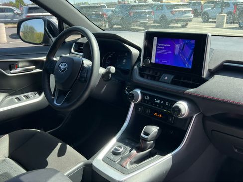 Used 2025 Toyota RAV4 SE AWD/4WD image 20