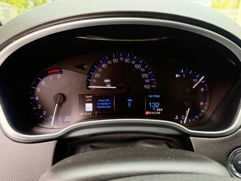 Used 2015 Cadillac SRX Luxury w/ Driver Awareness Package AWD/4WD image 8