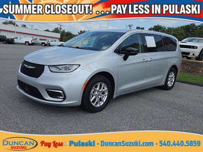 Used 2024 Chrysler Pacifica Touring-L
