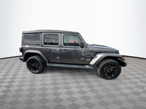 Used 2022 Jeep Wrangler Unlimited Sahara image 5