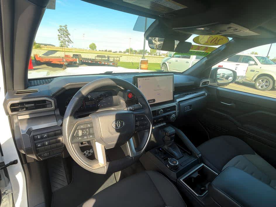 Used 2024 Toyota Tacoma TRD Sport AWD/4WD image 14