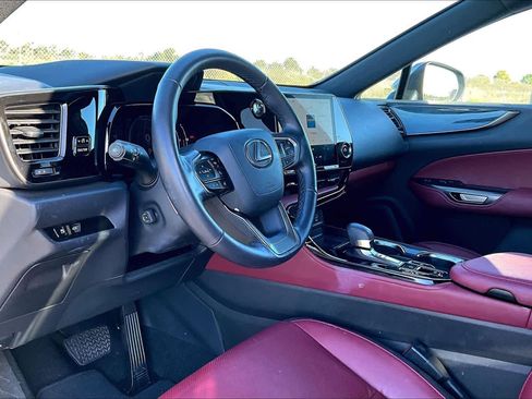 Used 2024 Lexus NX 350h Premium image 17
