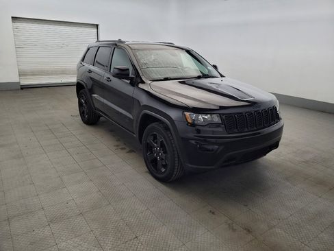 Used 2019 Jeep Grand Cherokee Laredo AWD/4WD image 13