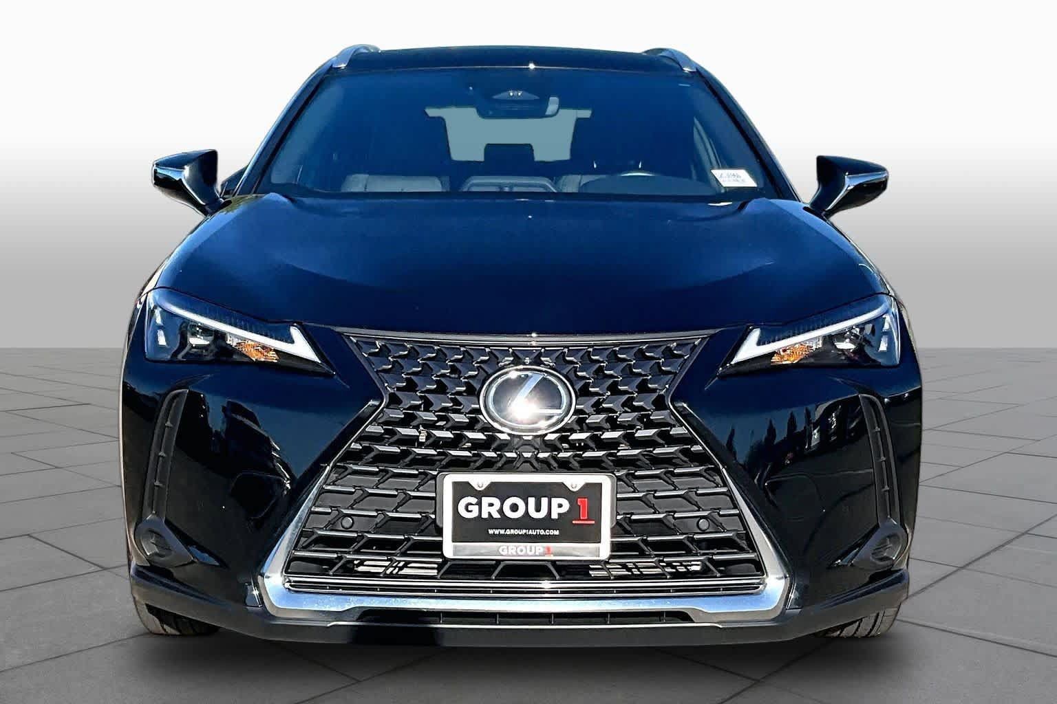 Used 2025 Lexus UX 300h FWD w/ Accessory Package (Z1) image 4