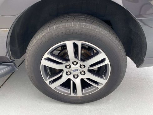 Used 2024 Ford Expedition Limited image 10