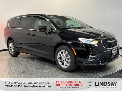 New 2026 Chrysler Pacifica Select
