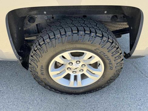 Used 2017 Chevrolet Silverado 1500 LT w/ High Desert Package AWD/4WD image 36
