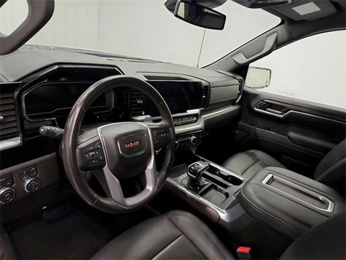 Used 2022 GMC Sierra 1500 SLT w/ SLT Convenience Package image 17