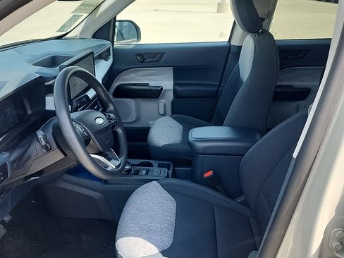 Used 2025 Ford Maverick XLT w/ Equipment Group 302A AWD/4WD image 9