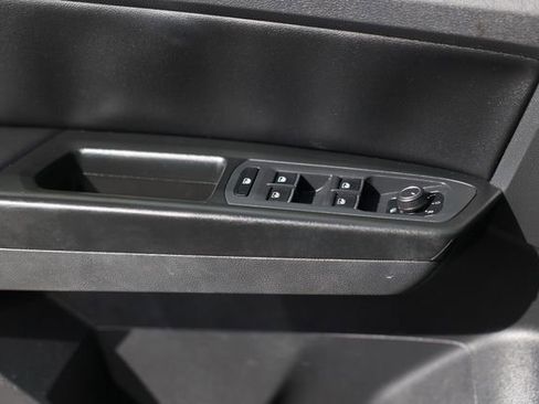 Used 2018 Volkswagen Atlas SE FWD image 42