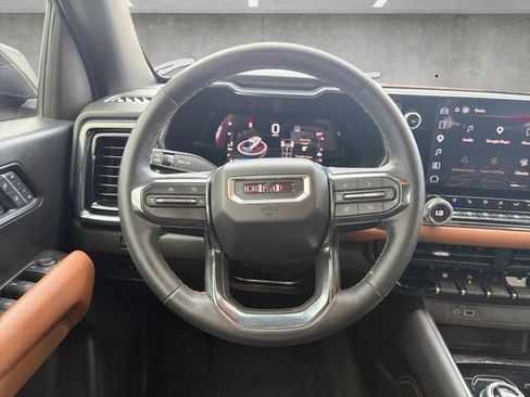 Certified 2023 GMC Canyon AT4 w/ AT4 Premium Package AWD/4WD image 21