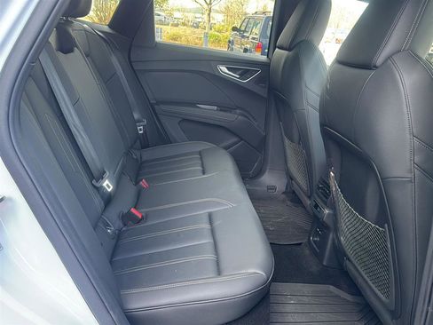 Used 2025 Audi Q4 e-tron Premium Plus w/ Premium Plus image 15