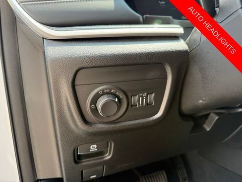 Used 2023 Jeep Grand Cherokee Altitude AWD/4WD image 27