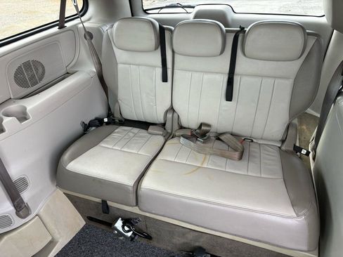 Used 2005 Dodge Grand Caravan SXT image 22