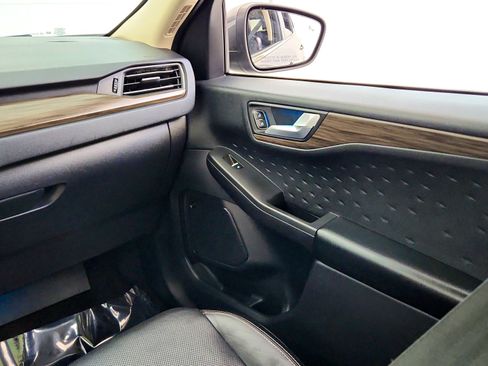 Used 2020 Ford Escape Titanium AWD/4WD image 27