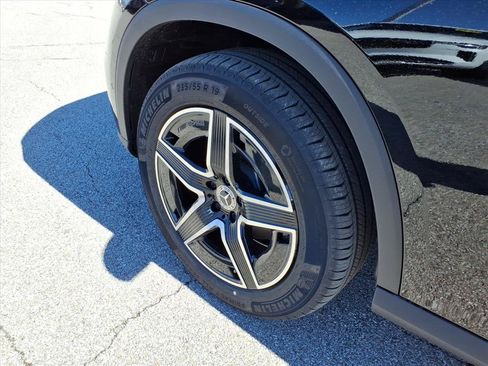 Used 2026 Mercedes-Benz GLC 300 4MATIC image 9