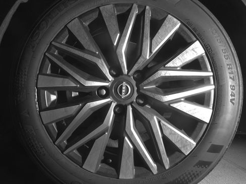 Used 2025 Nissan Altima 2.5 SV FWD image 12