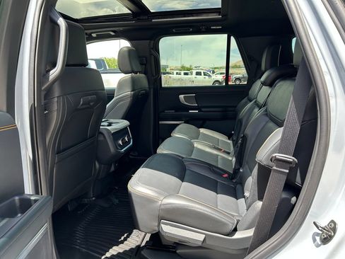 Used 2025 Ford Expedition Tremor AWD/4WD image 13