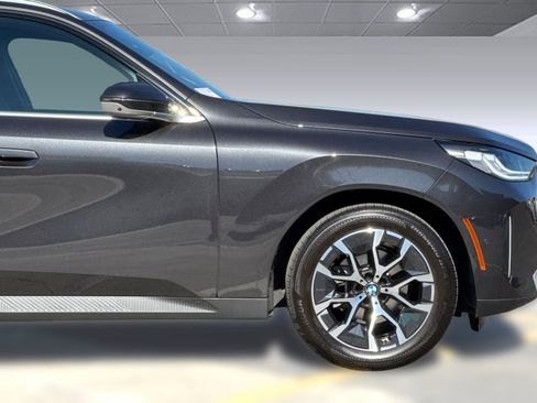 Used 2025 BMW X3 xDrive30i w/ Premium Package image 34