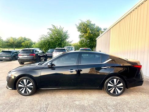 Used 2019 Nissan Altima 2.5 SV image 3