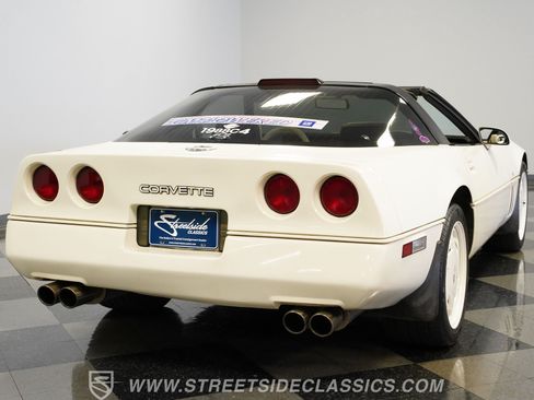 Used 1988 Chevrolet Corvette Coupe RWD image 12