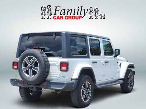 Used 2023 Jeep Wrangler Unlimited Sahara w/ Cold Weather Group AWD/4WD image 4