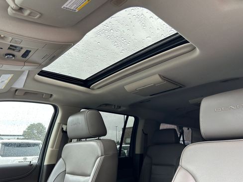 Used 2018 GMC Yukon XL Denali w/ Open Road Package AWD/4WD image 34