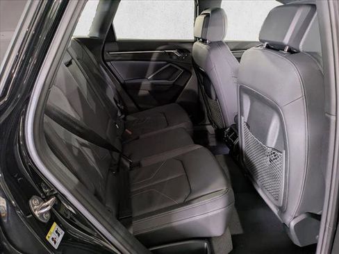 Certified 2025 Audi Q3 2.0T Premium w/ Convenience Package image 25