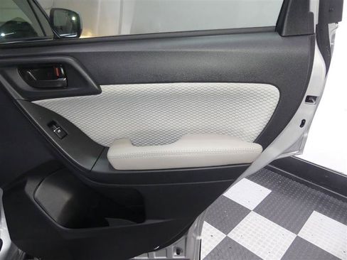 Used 2018 Subaru Forester 2.5i Premium AWD/4WD image 26